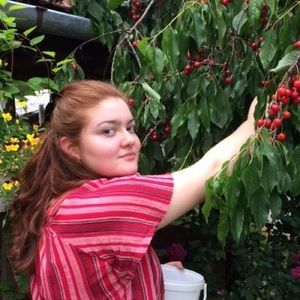 Meet your Posher, Nora